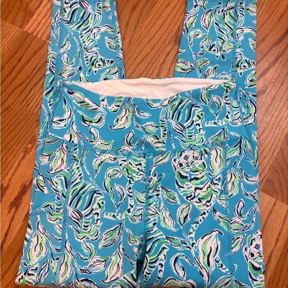 Lilly Pulitzer Luxletic Lot Small - Picture 5 of 9